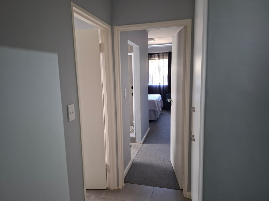 To Let 2 Bedroom Property for Rent in Burgundy Estate Western Cape